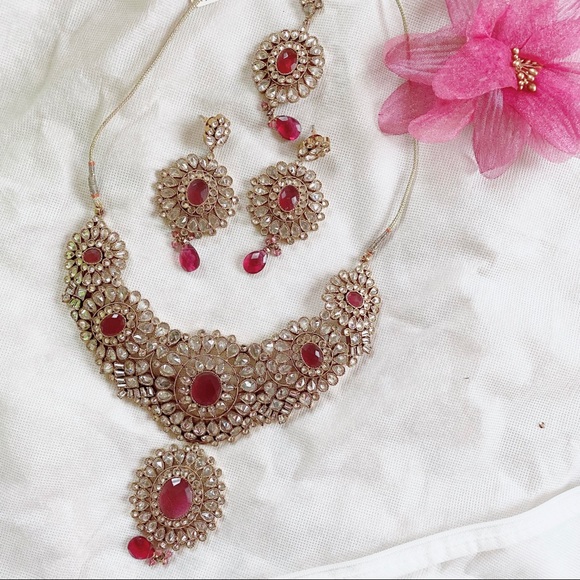 Stunning Lehenga, Jewelry & Accessories - Picture 13 of 15